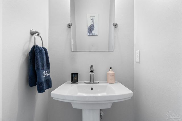 25 Calle Hermosa, Pensacola Beach, FL 32561