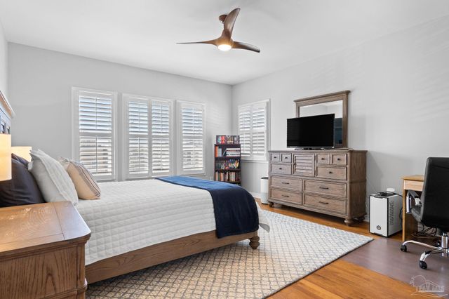 25 Calle Hermosa, Pensacola Beach, FL 32561