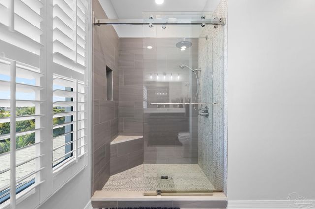 25 Calle Hermosa, Pensacola Beach, FL 32561