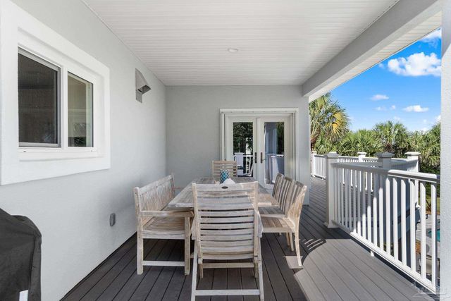 25 Calle Hermosa, Pensacola Beach, FL 32561