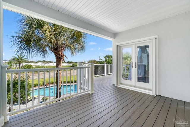 25 Calle Hermosa, Pensacola Beach, FL 32561