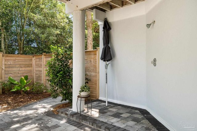 25 Calle Hermosa, Pensacola Beach, FL 32561