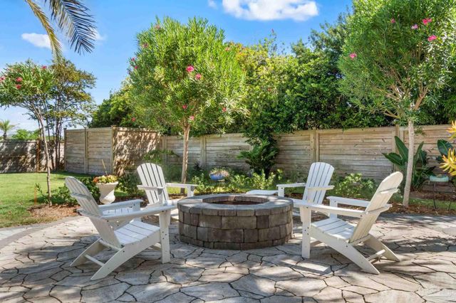 25 Calle Hermosa, Pensacola Beach, FL 32561