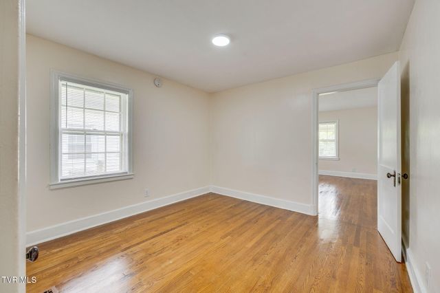 711 East Unaka Avenue, Johnson City, TN 37601