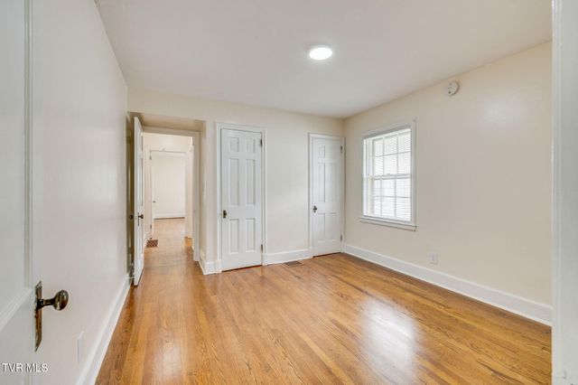 711 East Unaka Avenue, Johnson City, TN 37601