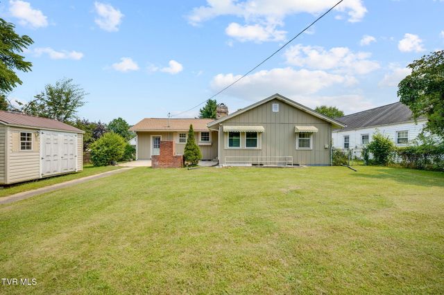 711 East Unaka Avenue, Johnson City, TN 37601