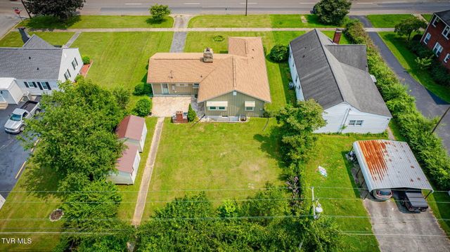 711 East Unaka Avenue, Johnson City, TN 37601