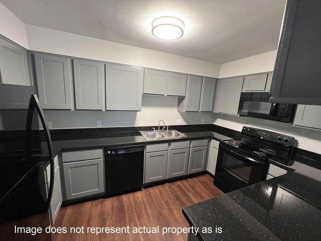 2202-K10 Place Rebecca Lane, Houston, TX 77090