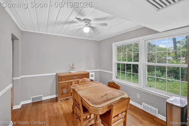 360 Woodland Drive, South Lyon, MI 48178