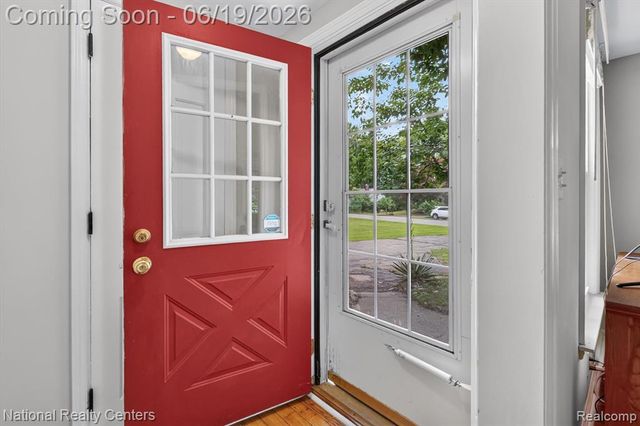 360 Woodland Drive, South Lyon, MI 48178