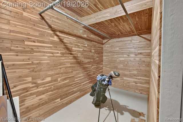 360 Woodland Drive, South Lyon, MI 48178