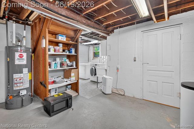 360 Woodland Drive, South Lyon, MI 48178