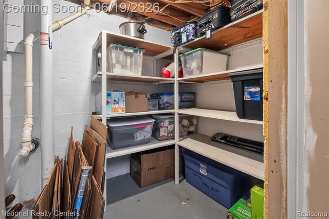360 Woodland Drive, South Lyon, MI 48178