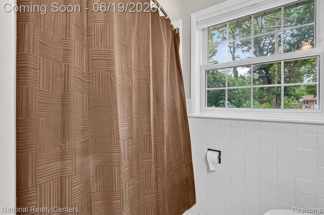 360 Woodland Drive, South Lyon, MI 48178