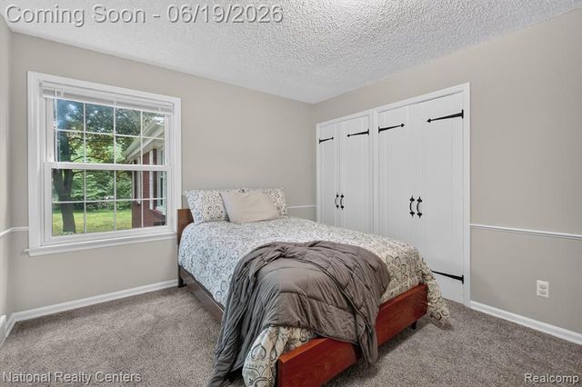 360 Woodland Drive, South Lyon, MI 48178