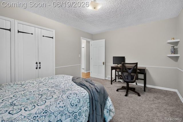 360 Woodland Drive, South Lyon, MI 48178