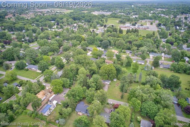360 Woodland Drive, South Lyon, MI 48178
