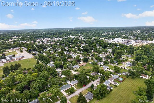 360 Woodland Drive, South Lyon, MI 48178