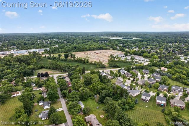 360 Woodland Drive, South Lyon, MI 48178