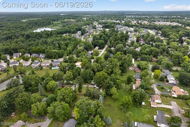 360 Woodland Drive, South Lyon, MI 48178
