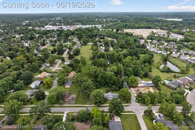 360 Woodland Drive, South Lyon, MI 48178