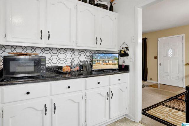 1932 4TH STREET NE, Center Point, AL 35215