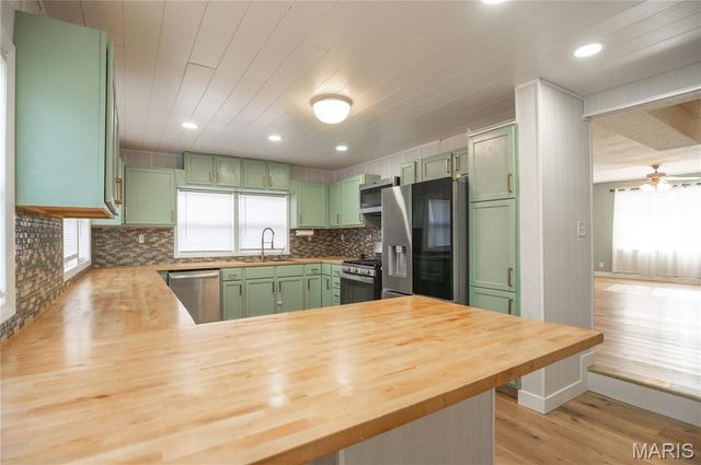 112 E 3rd Street, Grandin, MO 63943