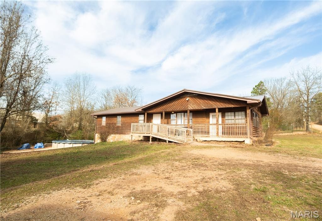 112 E 3rd Street, Grandin, MO 63943