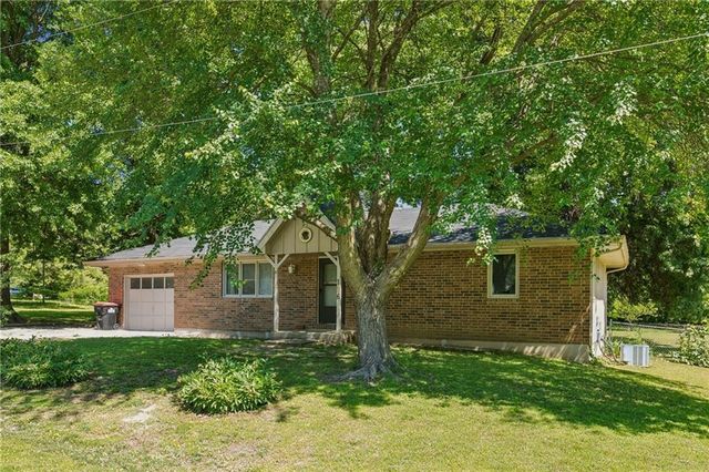 106 Peach Tree Lane, Greenwood, MO 64034