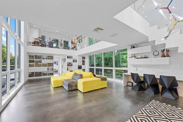7047 San Sebastian Circle, Boca Raton, FL 33433