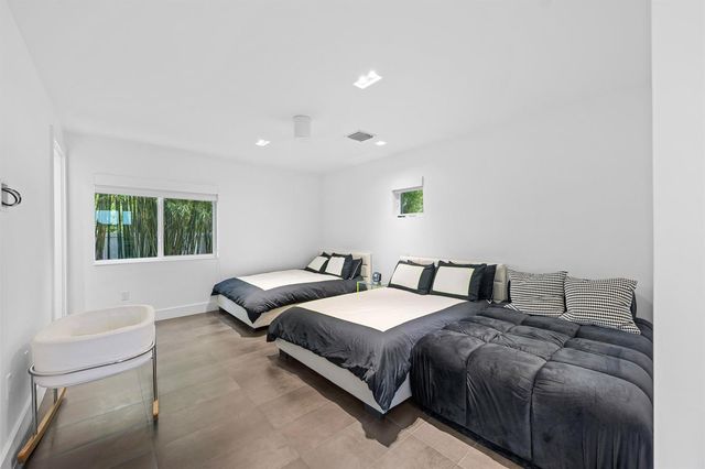7047 San Sebastian Circle, Boca Raton, FL 33433
