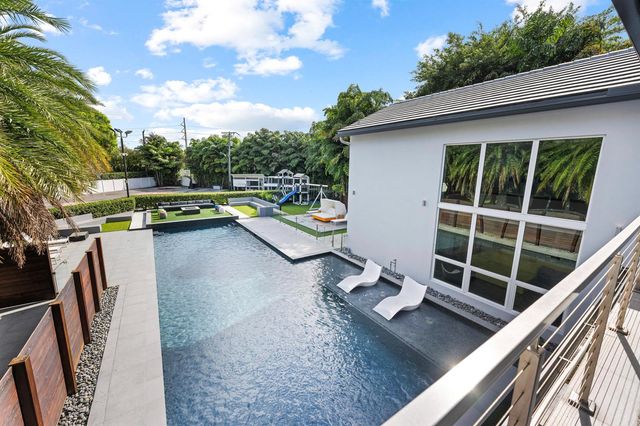 7047 San Sebastian Circle, Boca Raton, FL 33433