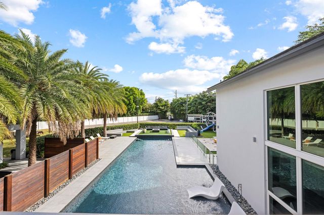 7047 San Sebastian Circle, Boca Raton, FL 33433