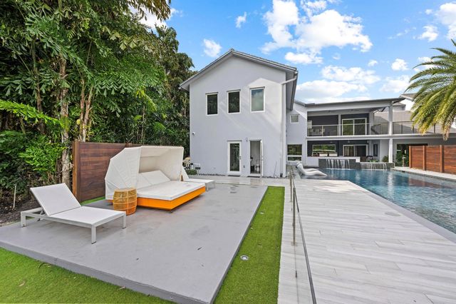 7047 San Sebastian Circle, Boca Raton, FL 33433