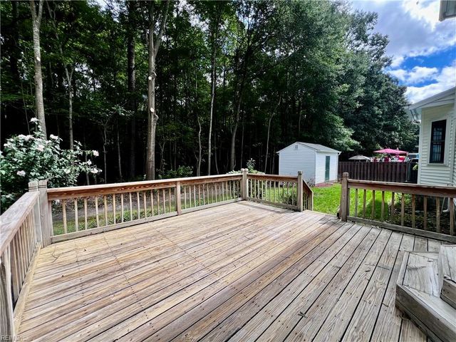 312 Tarneywood DR, Chesapeake, VA 23320