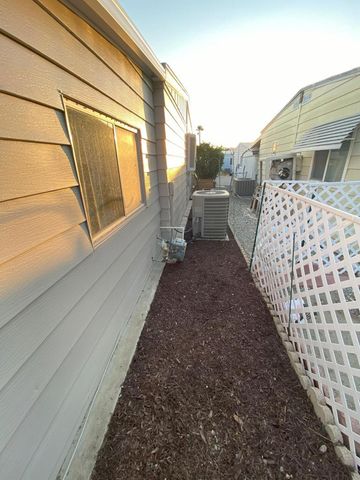 601 N Kirby Street 281, Hemet, CA 92545