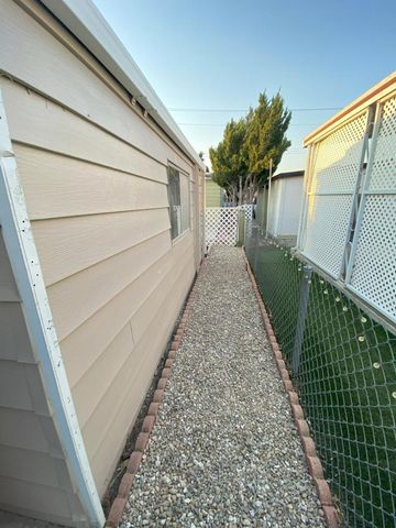 601 N Kirby Street 281, Hemet, CA 92545