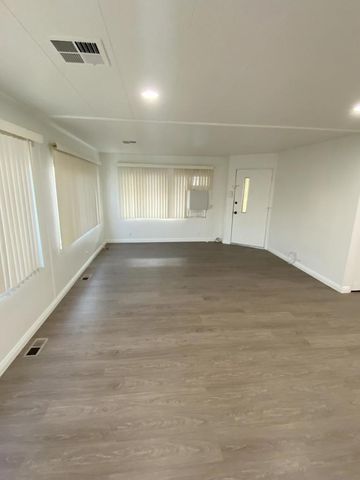 601 N Kirby Street 281, Hemet, CA 92545