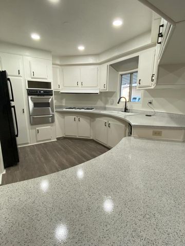 601 N Kirby Street 281, Hemet, CA 92545