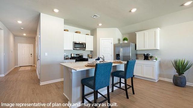 2704 Casey Drive, Yukon, OK 73099