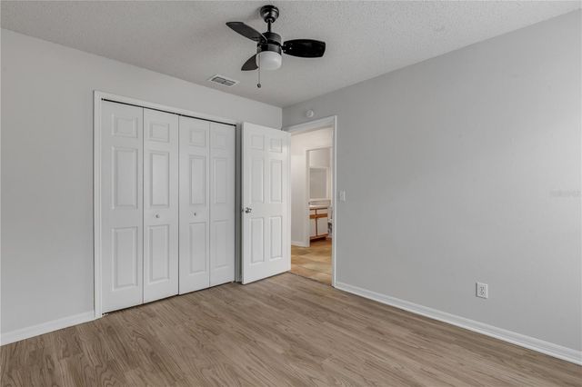 5546 REGAL OAK CIRCLE, Orlando, FL 32810