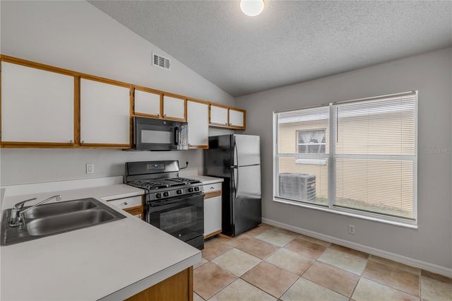 5546 REGAL OAK CIRCLE, Orlando, FL 32810