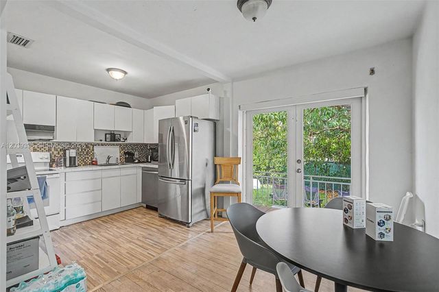 702 Boabadilla, Coral Gables, FL 33134