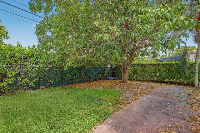 702 Boabadilla, Coral Gables, FL 33134