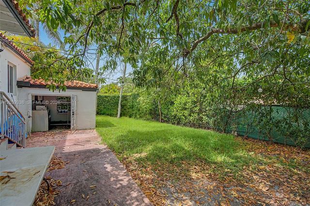 702 Boabadilla, Coral Gables, FL 33134