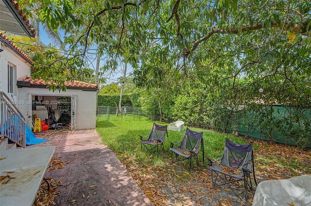 702 Boabadilla, Coral Gables, FL 33134