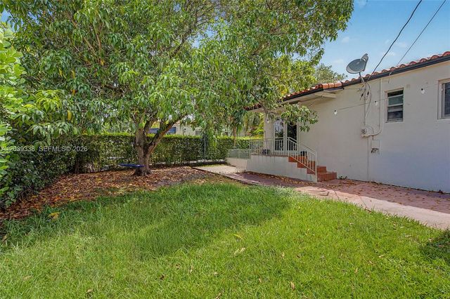 702 Boabadilla, Coral Gables, FL 33134