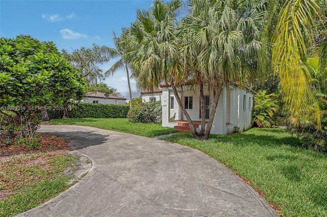 702 Boabadilla, Coral Gables, FL 33134