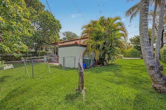 702 Boabadilla, Coral Gables, FL 33134