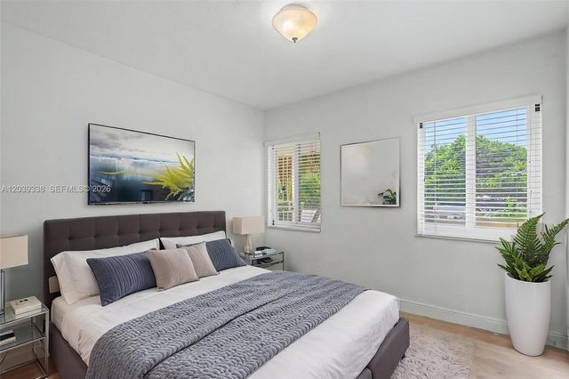 702 Boabadilla, Coral Gables, FL 33134